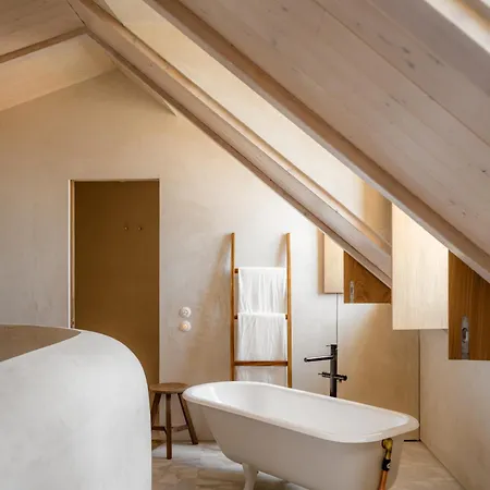 O Poleiro - Modern Living Lisboa