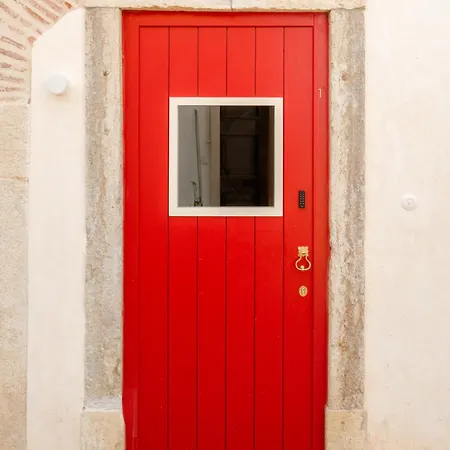 O Poleiro - Modern Living