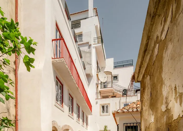 O Poleiro - Modern Living * Lisbona